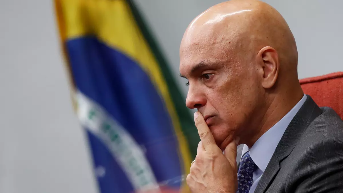 Um fio de esperança renasce com a divulgação de que Moraes está com os dias contados no TSE