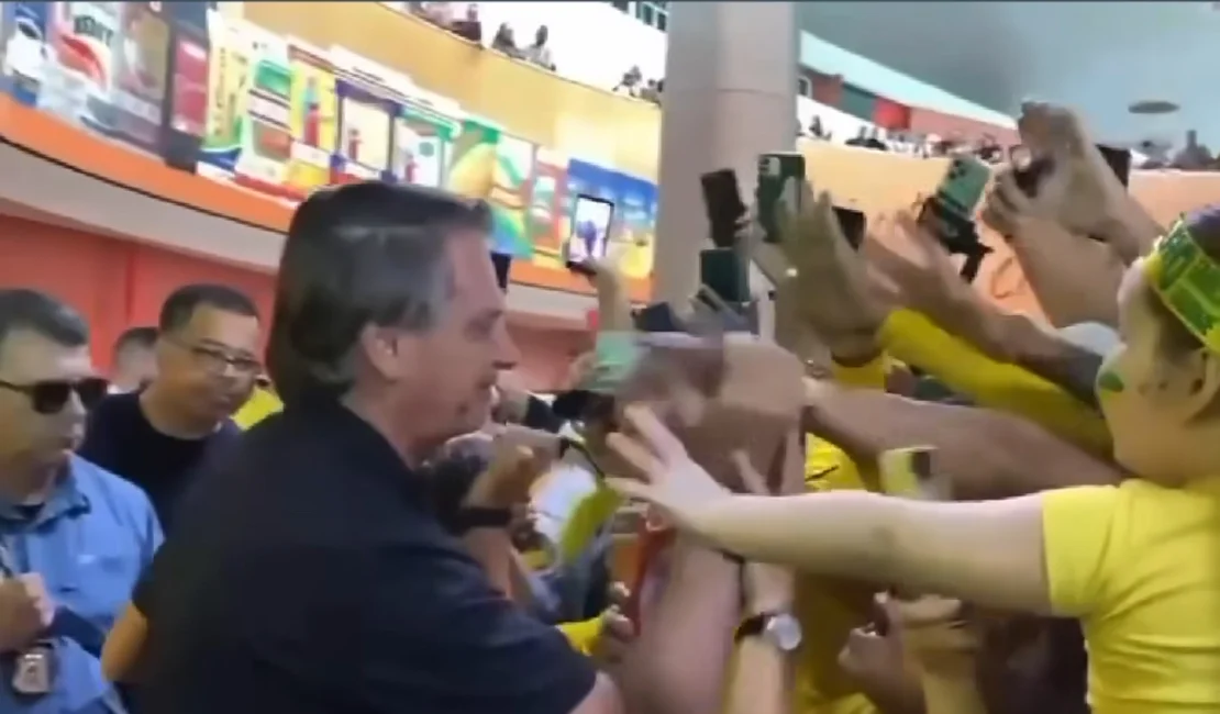 Jair Bolsonaro, é ovacionado em Maceió, evidenciando sua força junto ao eleitorado, confira o vídeo