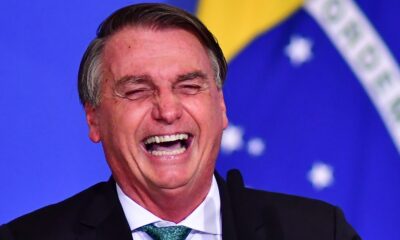 Bolsonaro ironiza matéria do UOL que o liga a Maduro ao som de Pabllo Vittar