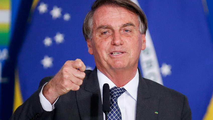 Bolsonaro sobre erro da PF: “Outras correções virão”