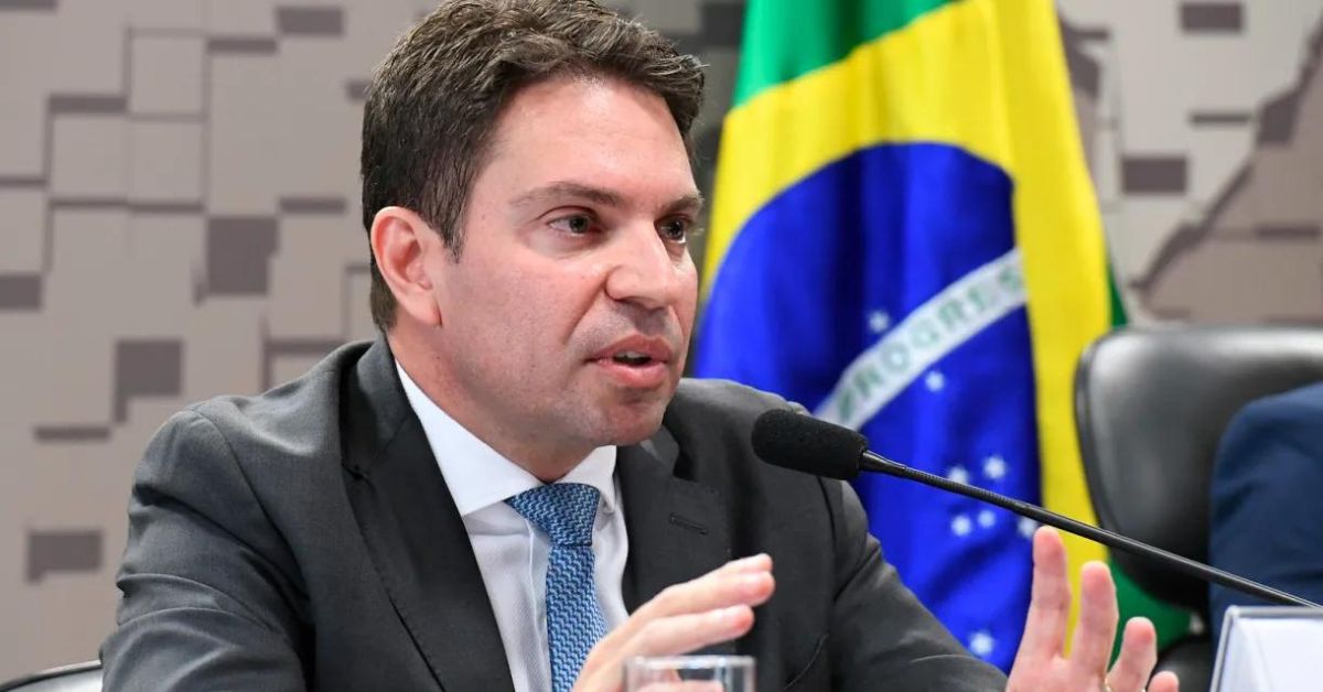 Ramagem nega ligações com investigações envolvendo Flávio Bolsonaro