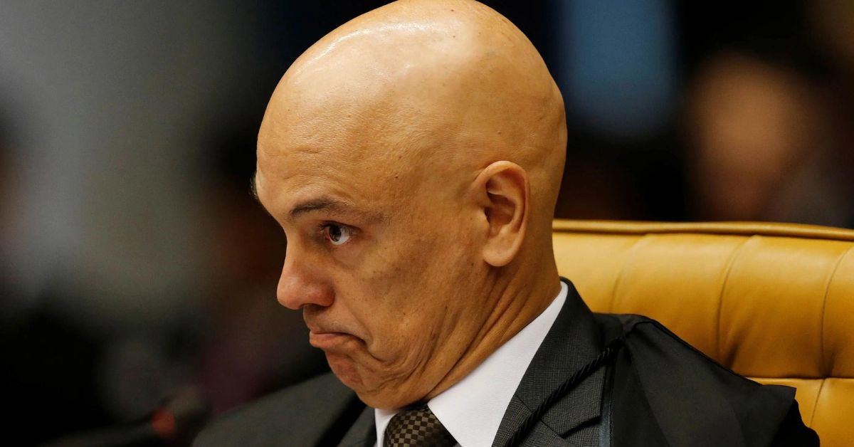 Senador faz acusações de 'violações constitucionais' contra Alexandre de Moraes