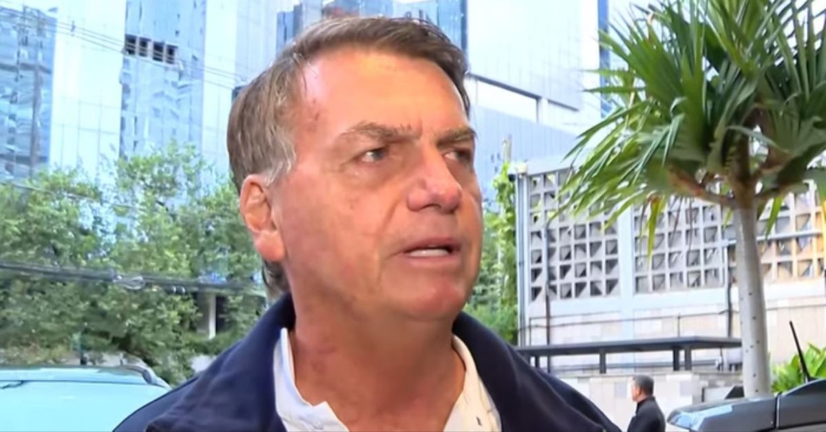 Bolsonaro comenta atentado contra Trump: 'Foi salvo, assim como eu fui'