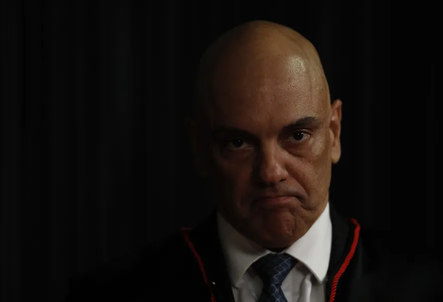 Primeira Suspeita Surge: Aliados de Moraes Intensificam Caçada ao Autor do Vazamento