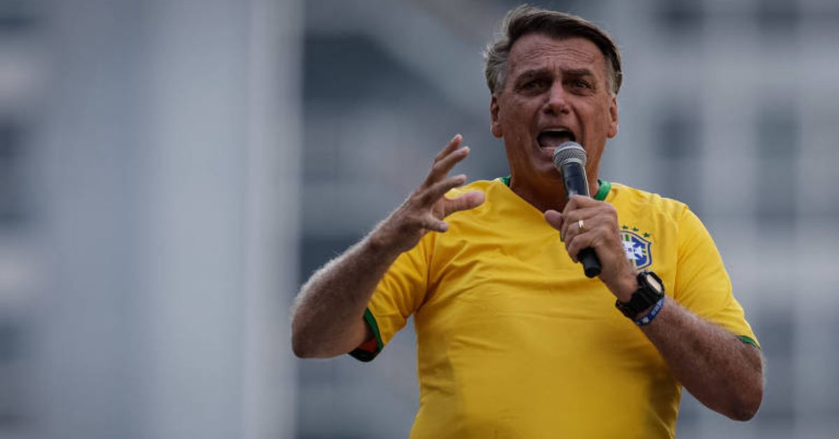 Bolsonaro detona Moraes: “Faz mais mal ao Brasil do que Lula”