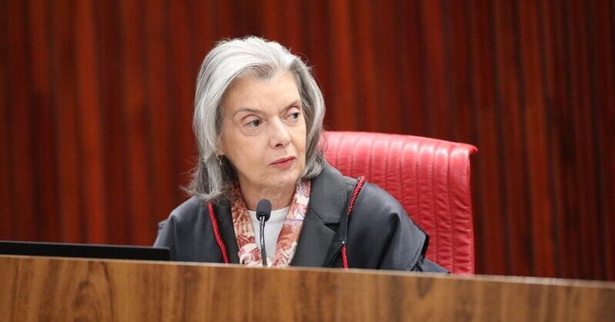 Cármen Lúcia toma decisão e rejeita recurso de Janones contra Bolsonaro