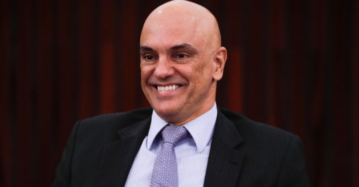 Moraes aplica multa de R$ 5 milhões ao Twitter/X e Starlink por 'drible' de bloqueio do X