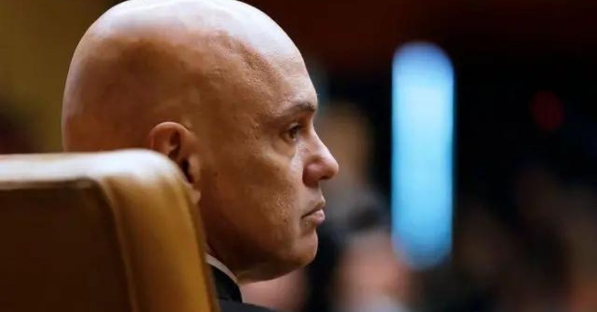 Oposição protocola impeachment de Alexandre de Moraes com 1 milhão de assinaturas populares