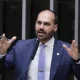 Eduardo Bolsonaro afirma que prisão de exilados na Argentina é ilegal