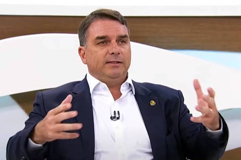 Flávio Bolsonaro afirma: ‘Por mais que seja repugnante pensar em matar, não é crime’