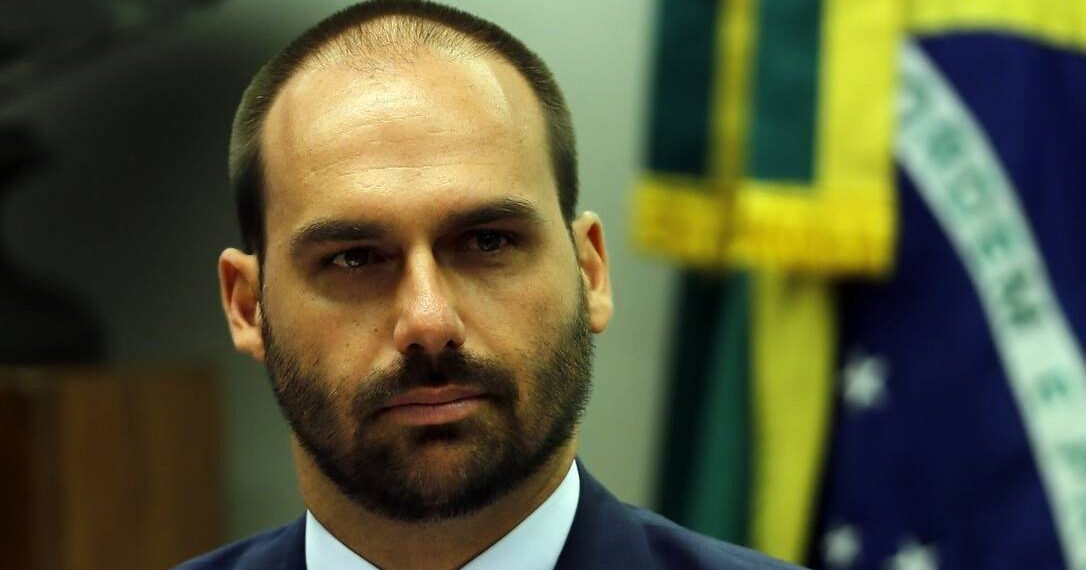 Eduardo Bolsonaro Revela: Médico de Jair Bolsonaro Interrogado pelo FBI! Entenda as Implicações!